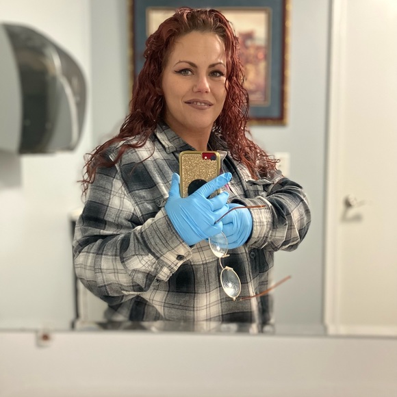 Meet your Posher, Amanda - Picture 4 of 5